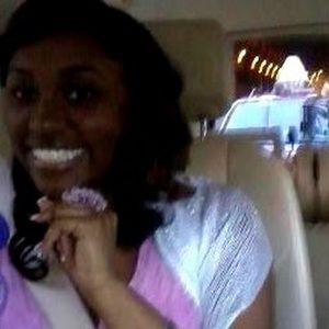 Meet your Posher, Aurelia